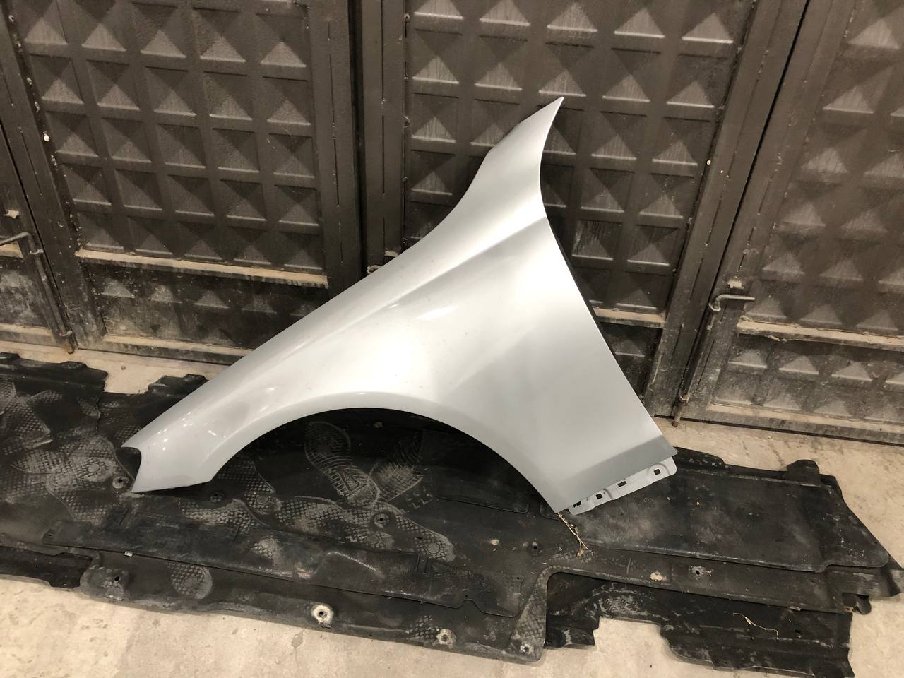 W222 թափարգել (крыло)